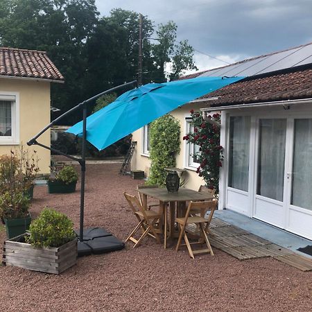Charmante Maisonnette 2 Personnes Avec Wifi Surgeres Bagian luar foto