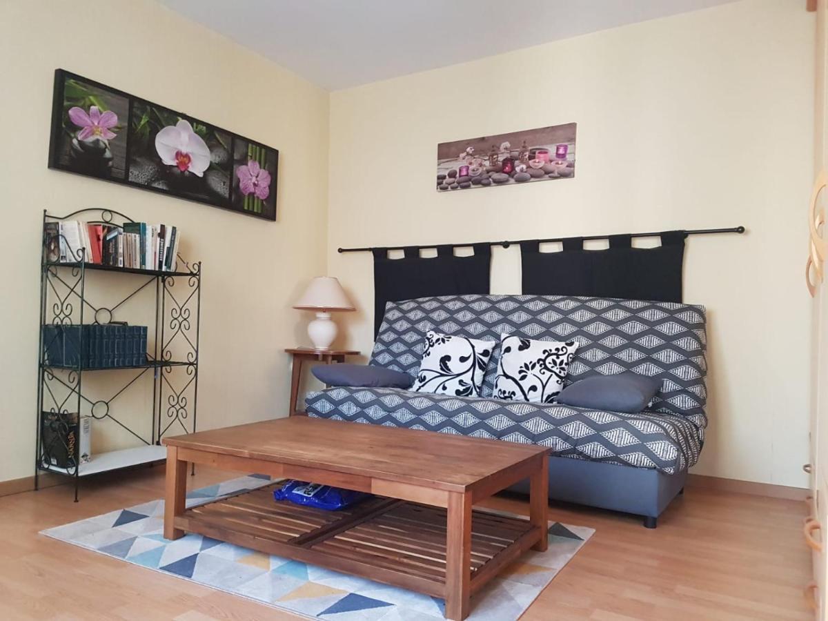 Charmante Maisonnette 2 Personnes Avec Wifi Surgeres Bagian luar foto