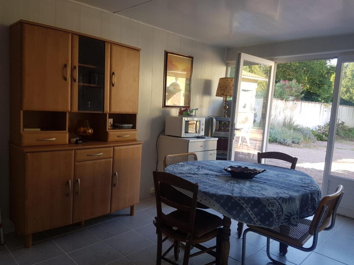 Charmante Maisonnette 2 Personnes Avec Wifi Surgeres Bagian luar foto